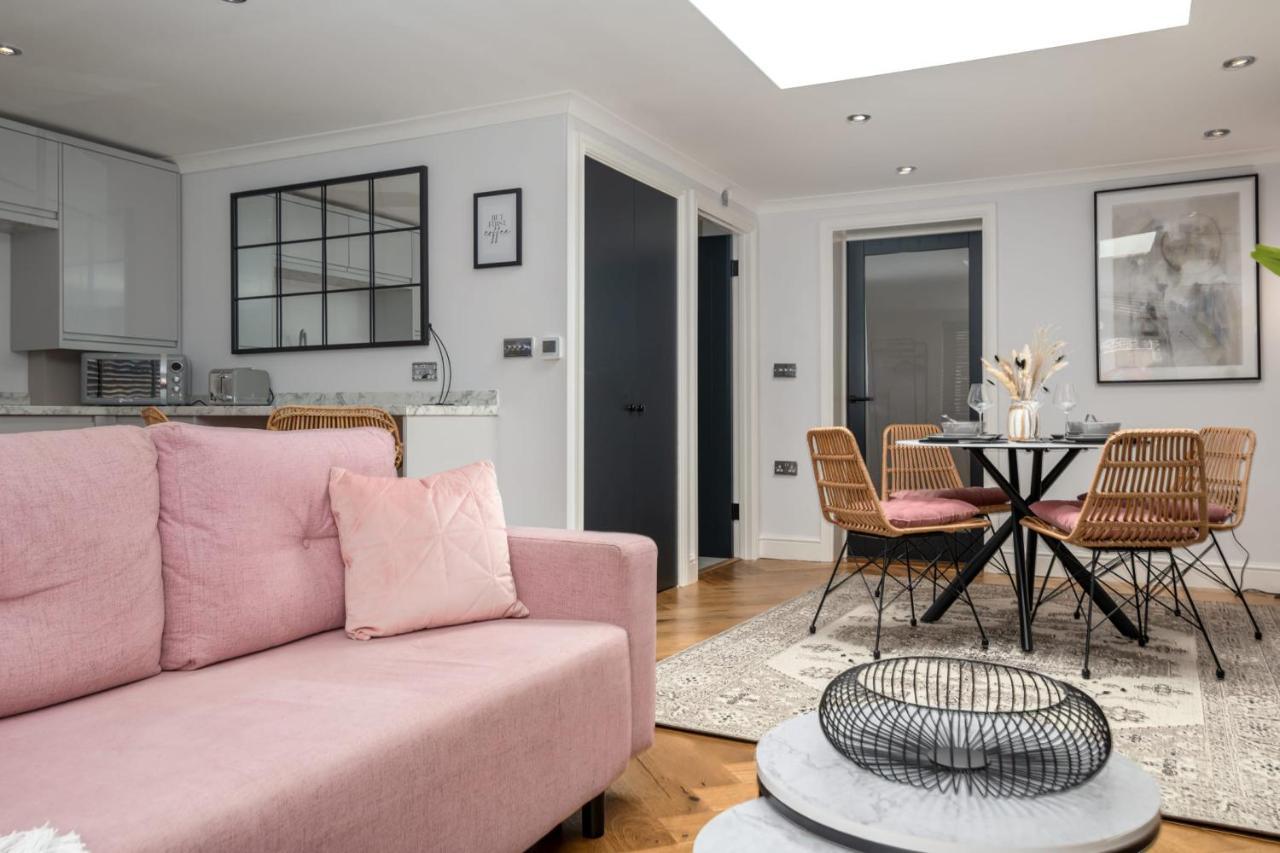 Guestready - Unique Home Near Wimbledon With Gorgeous Deck And Parking Лондон Екстер'єр фото